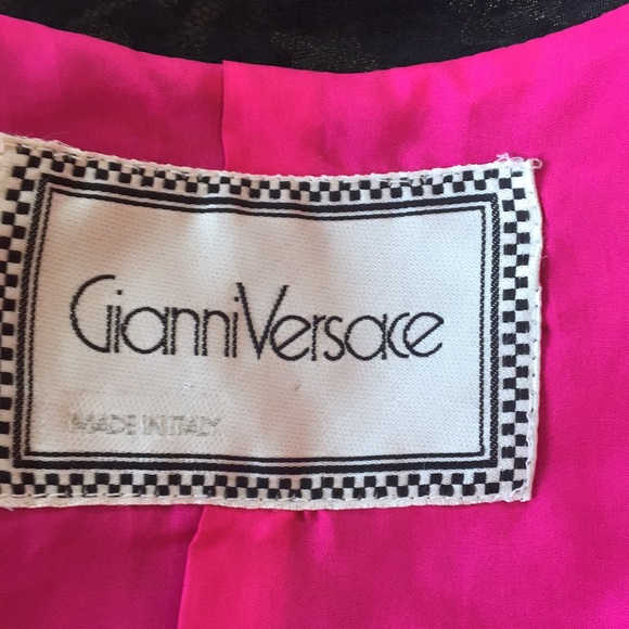 Gianni Versace lace coat. - Picture 9 of 9